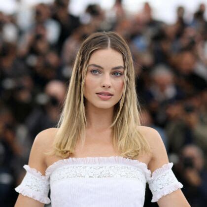 Margot Robbie devient l’égérie du N°5 de Chanel .